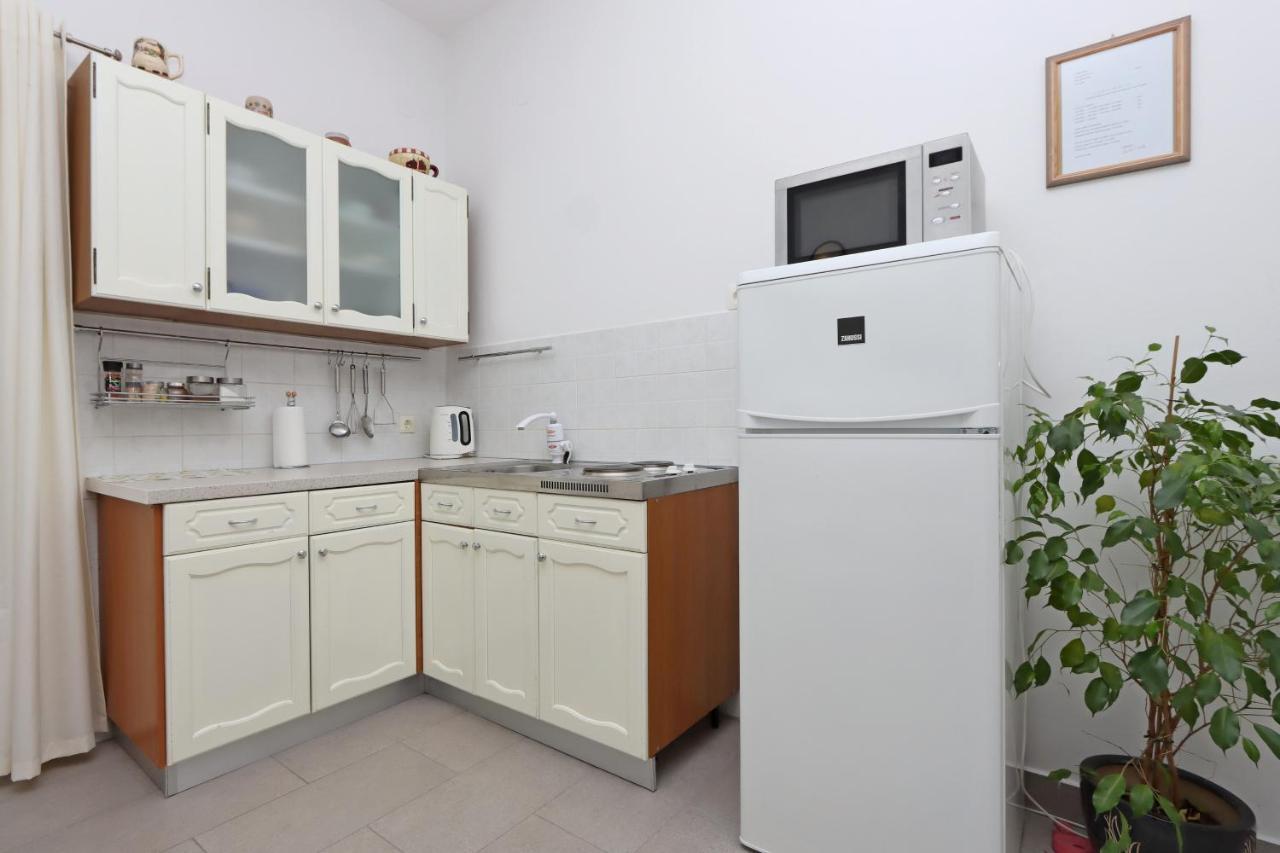 Apartments With A Parking Space Kornic, Krk - 415 Экстерьер фото